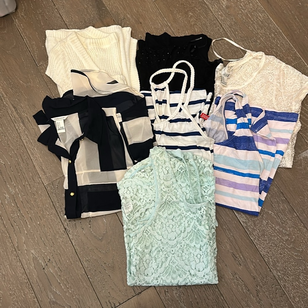 Forever 21 - Bundle of Tops
